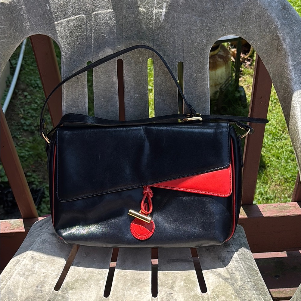 Mondi Navy and Red Leather Shoulder Bag